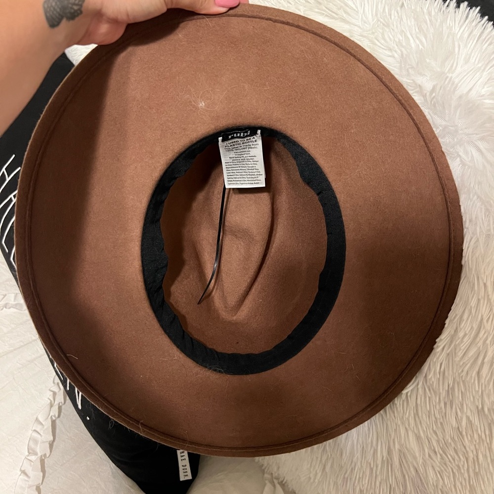 Hat - Picture 5 of 6